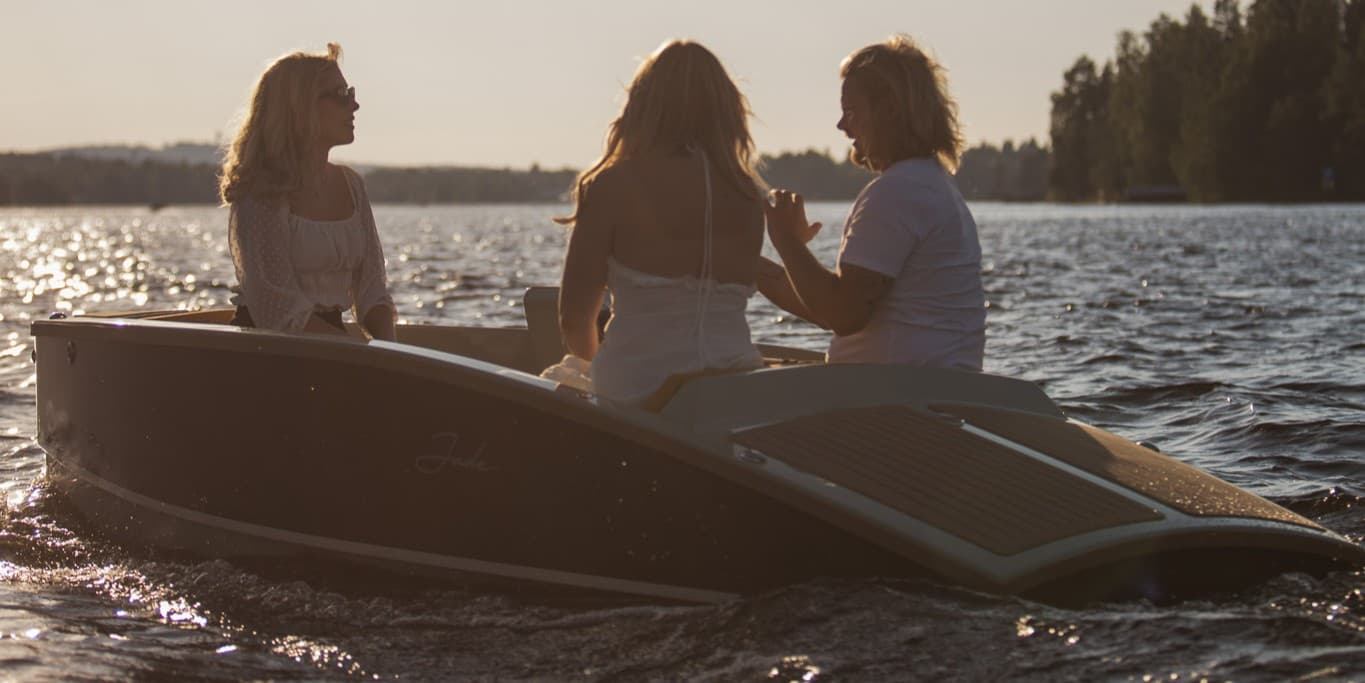 Jade Boats electric yacht